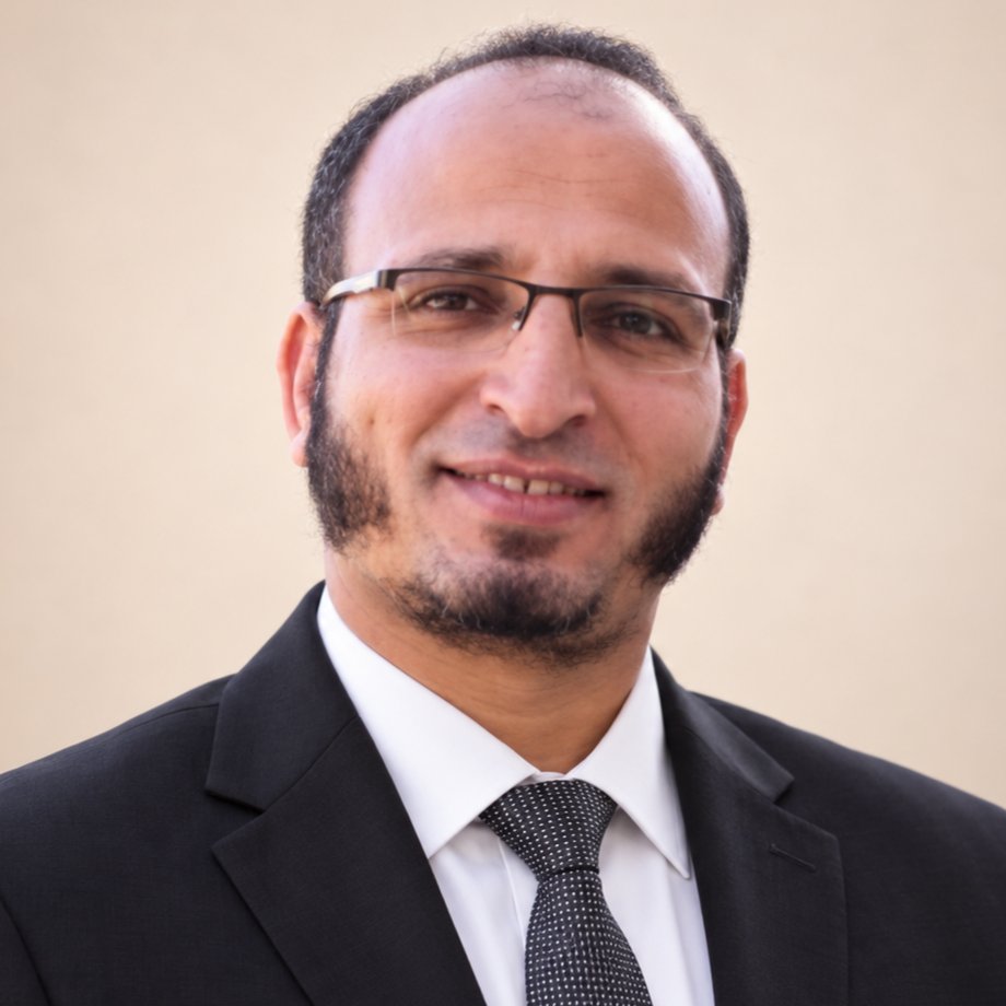 Portrait of Prof. Ayman Fathy